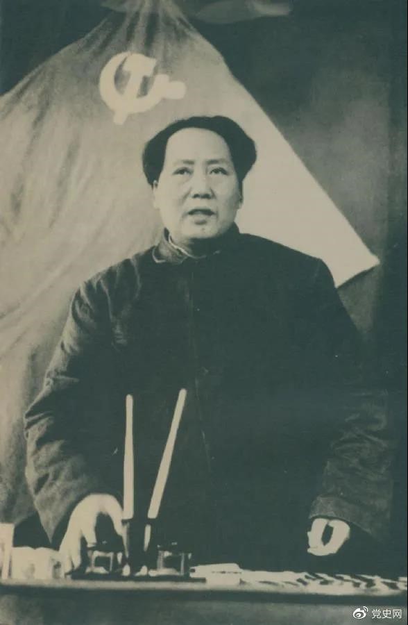 1949年3月5日，毛澤東在中共七屆二中全會上作報告。