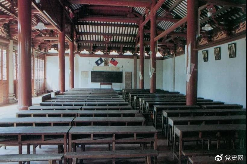 1926年3月，毛澤東任第六屆農(nóng)民運動講習(xí)所所長。圖為廣州農(nóng)民運動講習(xí)所課堂。