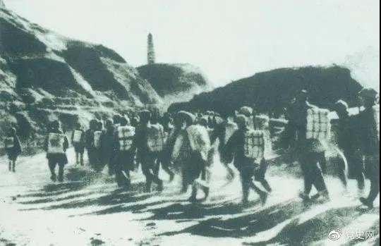 1947年3月19日，西北野戰(zhàn)軍撤離延安，進行戰(zhàn)略轉(zhuǎn)移。