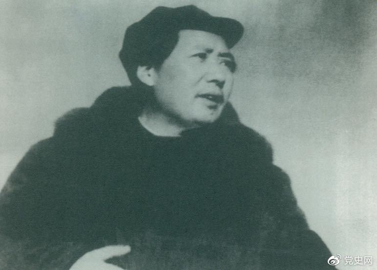 　　1949年3月23日，毛澤東率領(lǐng)中共中央機(jī)關(guān)離開西柏坡前往北平。出發(fā)時(shí)，他對(duì)周恩來(lái)說，今天是進(jìn)京的日子，進(jìn)京趕考去。我們決不當(dāng)李自成，我們都希望考個(gè)好成績(jī)。