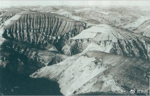 1947年4月14日，西北野戰(zhàn)兵團(tuán)取得了羊馬河戰(zhàn)役的勝利。圖為羊馬河戰(zhàn)役戰(zhàn)場(chǎng)。