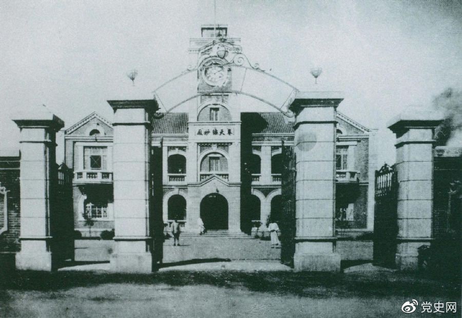 圖為中共滿洲省委舊址。1929年6月，中共中央政治局決定劉少奇任中共滿洲省委書記。7月，劉少奇到達奉天（今沈陽）赴任。